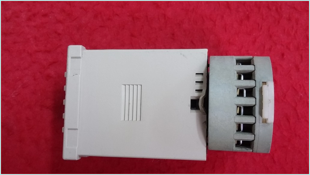 HANYOUNG LF4-D 100-240VAC DİJİTAL ZAMAN RÖLESİ